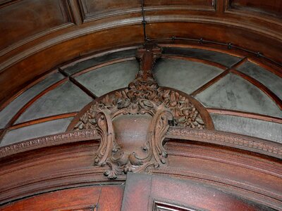 Carving entrance front door