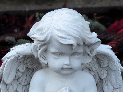 Wing tombstone statue photo