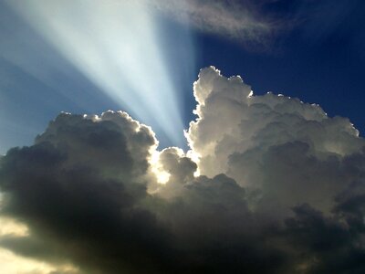 Sky rays clouds photo