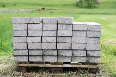 Stack wooden pallet build