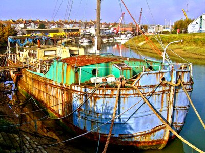 Old boat houseboat depilated