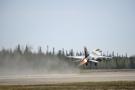 Red Flag 14-1 participants take off photo