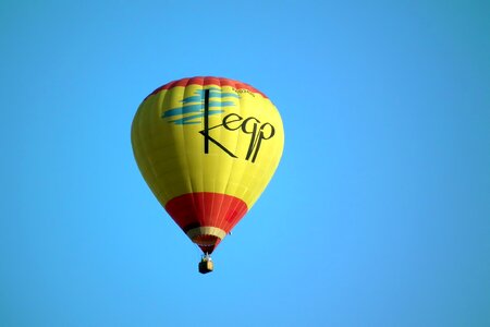 Fly transport yellow