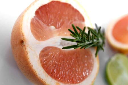 Close-Up grapefruit half