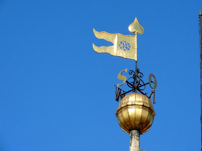 Gold landmark west wind