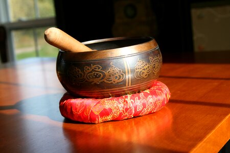 Singing bowl buddhism
