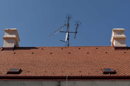 Antenna roof architecture