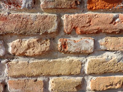 Rough brick pattern