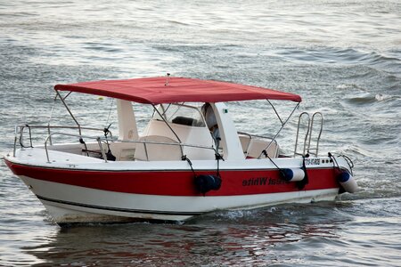 Boat horizon sea photo