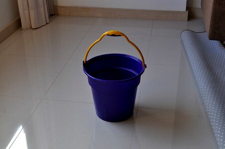 Bucket flow plastic
