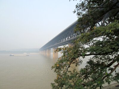 Wuhan yangtze river bridge building the yangtze river photo