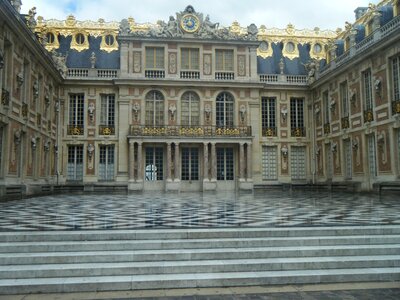 Kings aristocracy monument