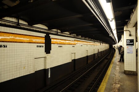 Platform subway travel photo