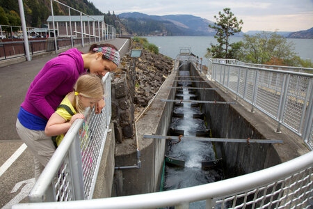 Mother and daughter at Spring Creek National Fish Hatchery