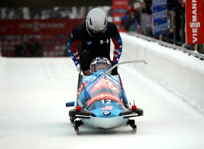 Pushing snow sport