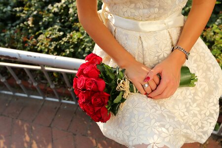 Bride red roses photo