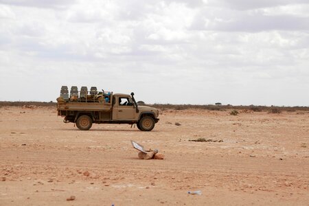 Desert vehicle transportation system photo