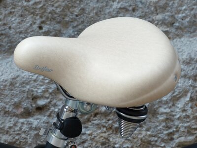 Saddle bike white