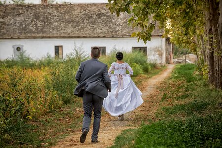 Running bride trail photo