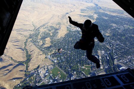 Parachuting military training