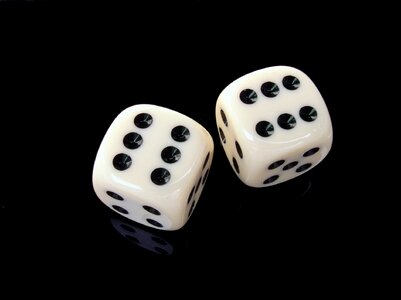 Play lucky dice instantaneous speed photo