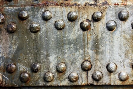 Rivet machine element riveting heads