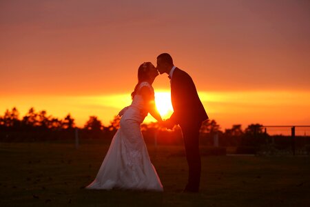 Bride fashion kiss photo