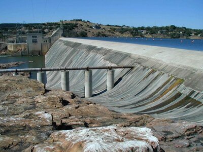 Leading pipeline water