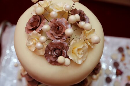Cream vanilla wedding cake photo