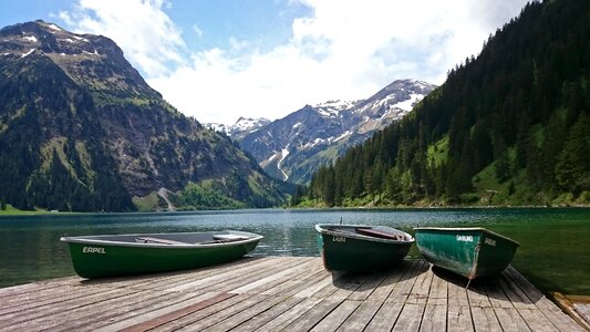 Vilsalpsee mountains boats photo