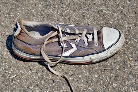 Shoelace footwear fashion