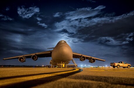 Airbase airport boeing c-17 globemaster iii photo