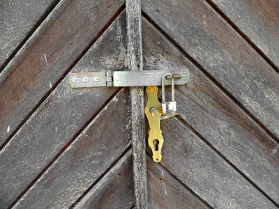 Device catch wood