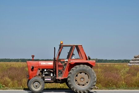 Farmland movement road photo