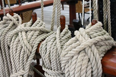 Knitting cordage fixing