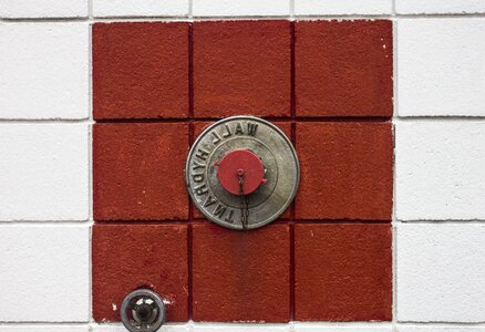 Hydrant lock object