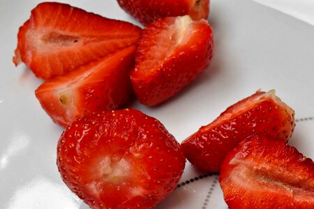 Plate strawberry produce