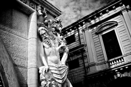 Dramatic Statue in Venice Free Photo