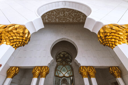 Details of Sheikh Zayed Mosque in Abu Dhabi (UAE)