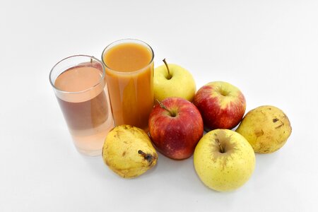 Apples cocktails glasses