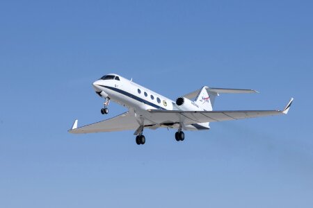 G iii aircraft landing