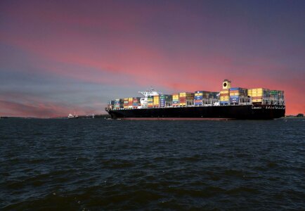 Boat ships cargo photo