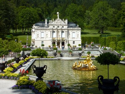 Palace fountain pond