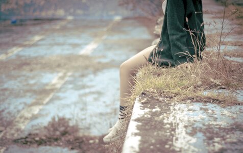 Legs sweater perched