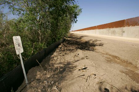 Border refuge shield
