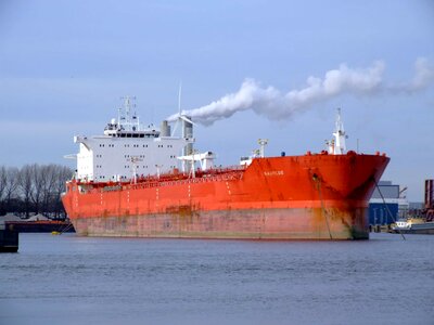 Boat broad cargo photo