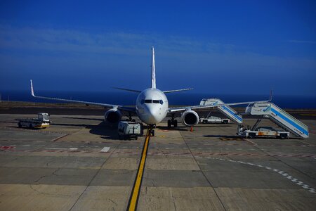 Travel plane airline gangway photo