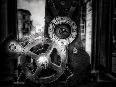 Minute hour clock face