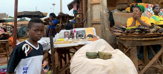 Market women child photo