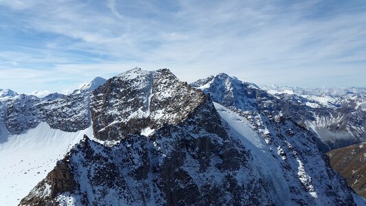 Alpine gebrige mountains photo